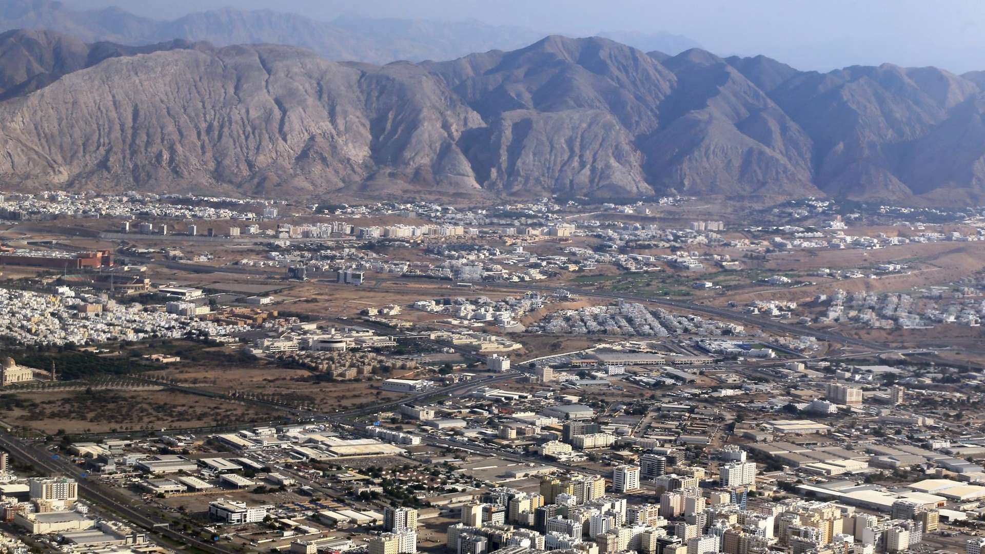 Muscat city for a Gulf guide to secure company-data AI connections