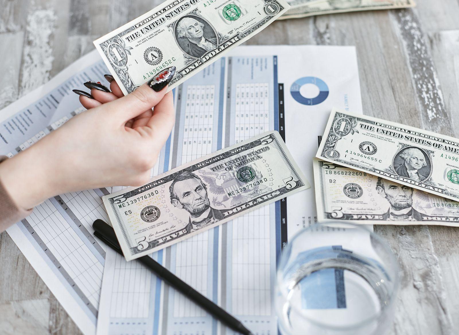 Charts and calculator used to allocate an app development budget