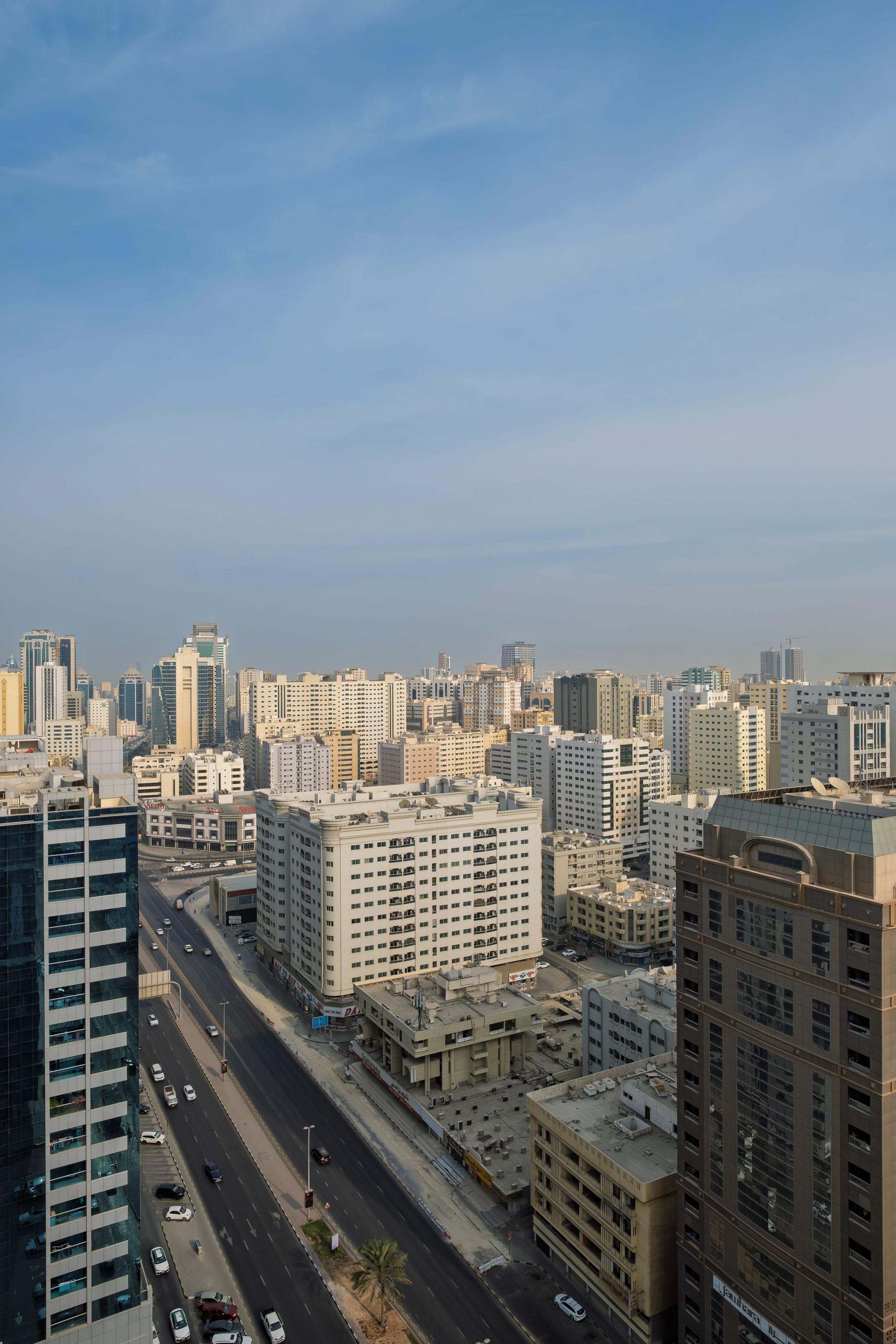 أفق الشارقة لتوضيح اختلاف سوق تصميم المواقع بين الإمارات