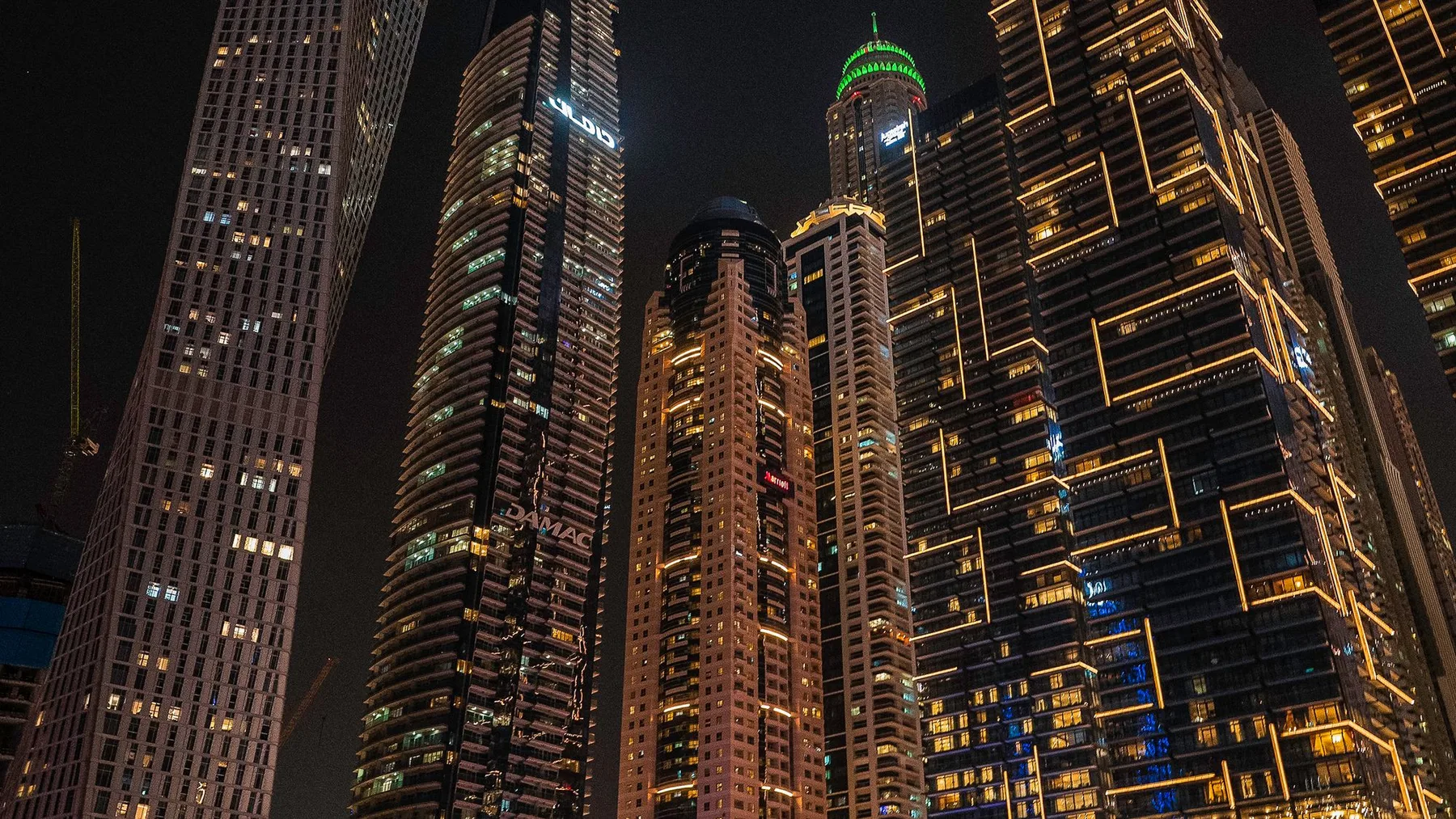 Dubai commerce district representing the scale and operating cost of UAE stores